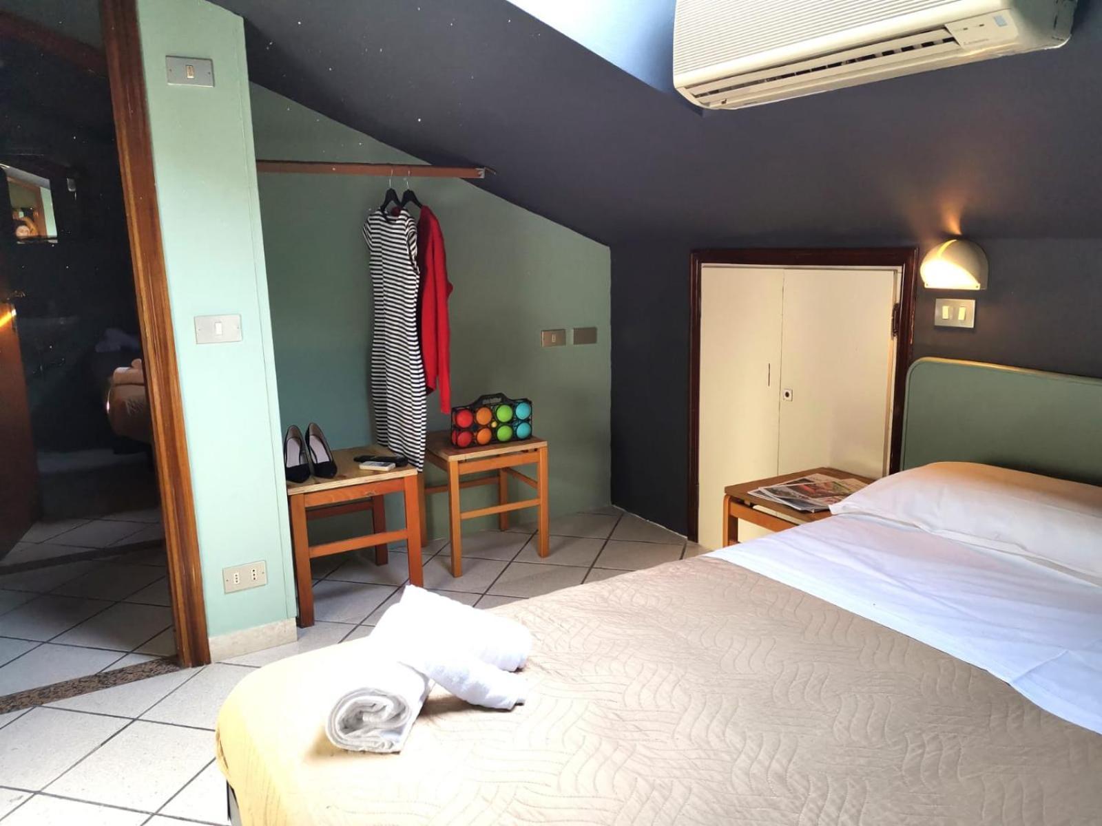 Casa Dorita - Free Breakfast Corner 8-12 Hotell Cervia Rum bild
